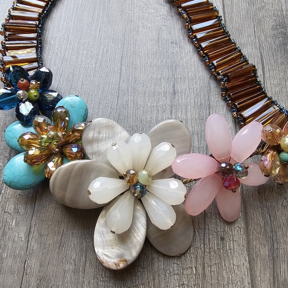 Choker Natural Shell Acrylic And Crystal Flower Necklace Beach Style - Picture 2 of 7
